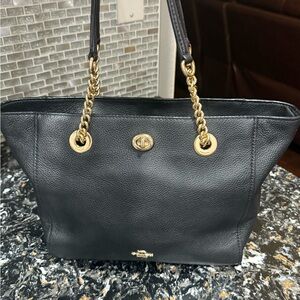 COACH 2020 Turn-lock Chain Tote